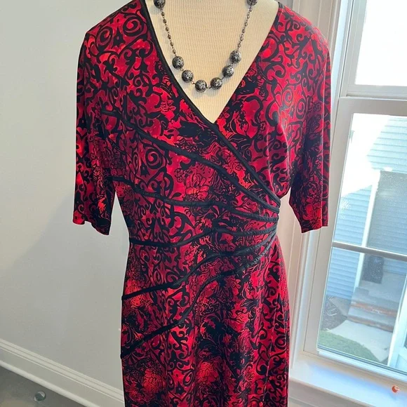 Easy care elbow sleeve dress - Picture 1 of 9